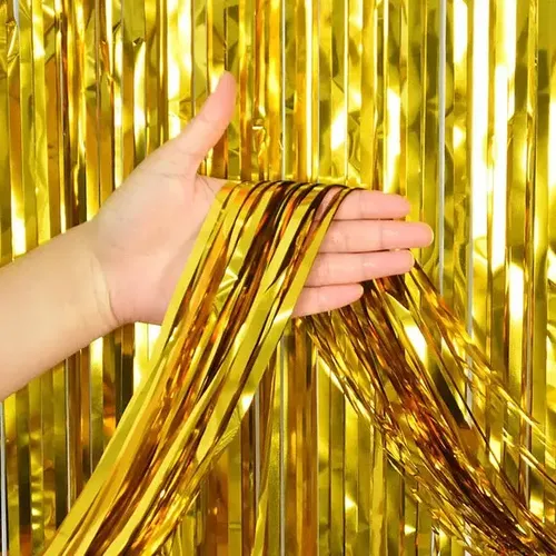 Cortina Metalizada Dorada con Flecos para Fiestas y Cumpleaños