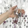 Cortina metálica con forma de estrella con flecos, 2 paneles para fiestas de cumpleaños, color plateado